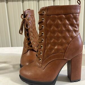 Shoe dazzle, size 8, brown